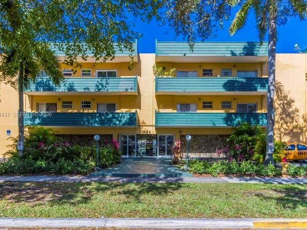 1975 NE 135th St , Unit 3F, North Miami, FL 33181