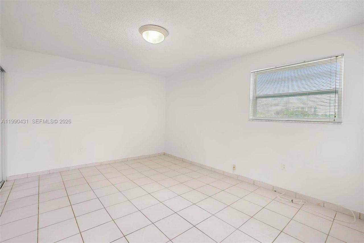 1975 NE 135th St , Unit 3F, North Miami, FL 33181 Photo