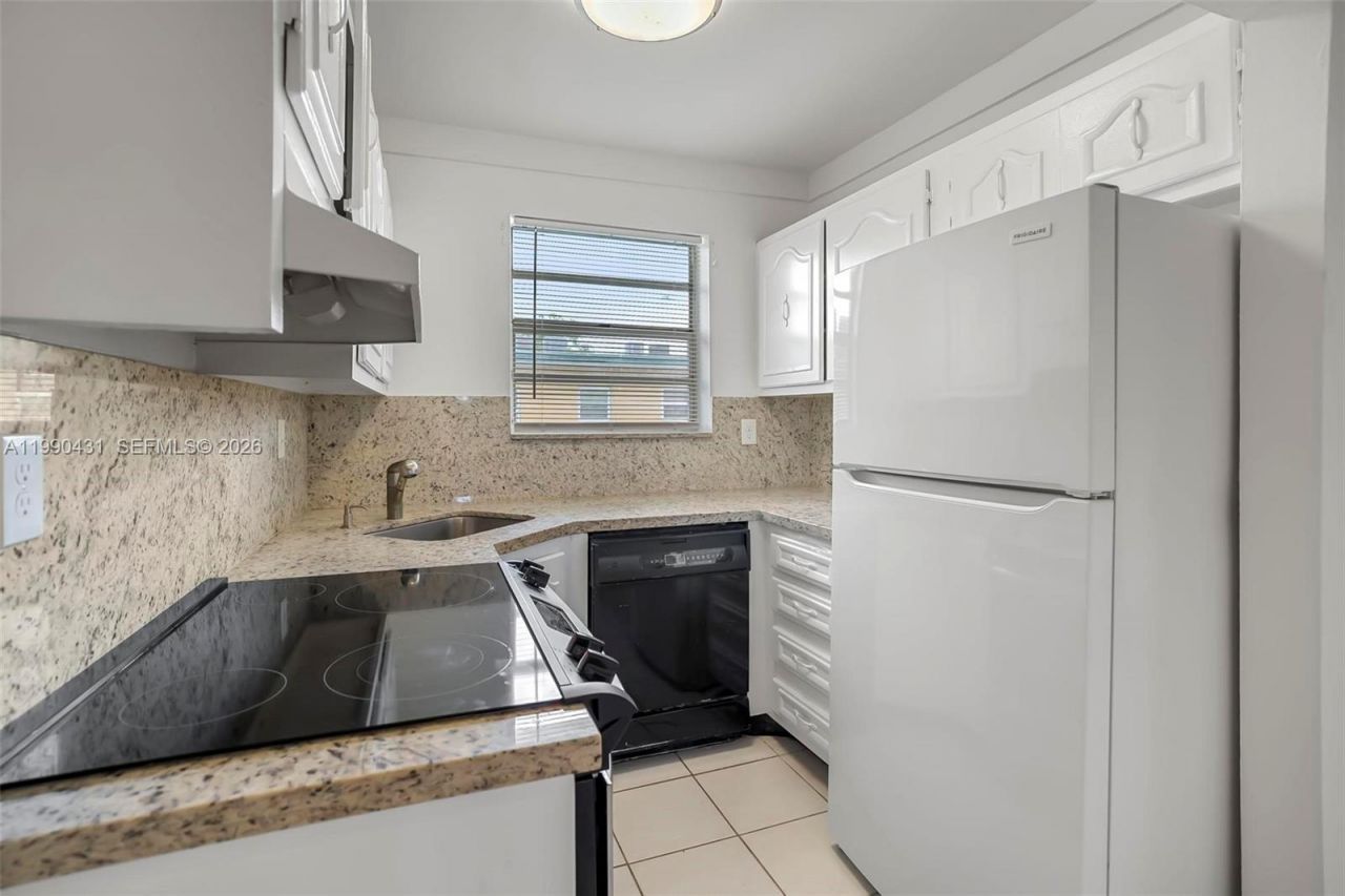 1975 NE 135th St , Unit 3F, North Miami, FL 33181 Photo