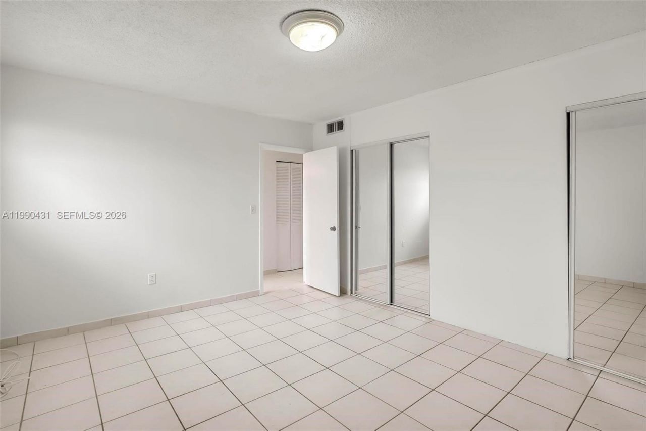 1975 NE 135th St , Unit 3F, North Miami, FL 33181 Photo