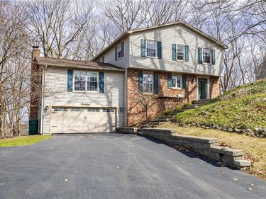 16 Alleyns Rise, Fairport, NY 14450