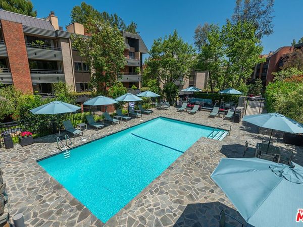 4736 Park Encino Lane, Unit 215, Encino, CA 91436