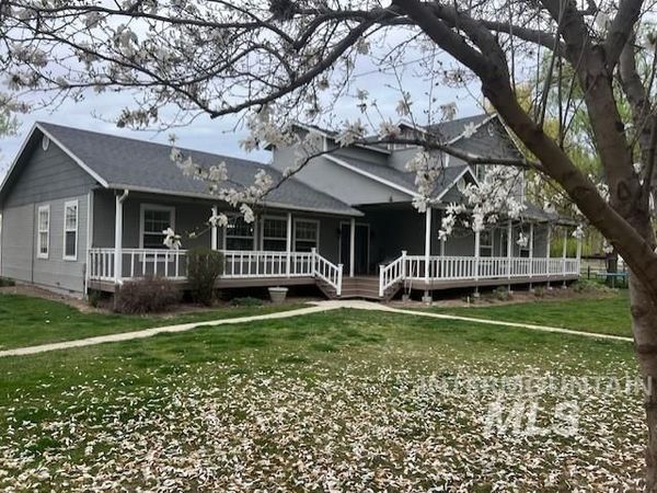 9022 Highway 44, Middleton, ID 86644