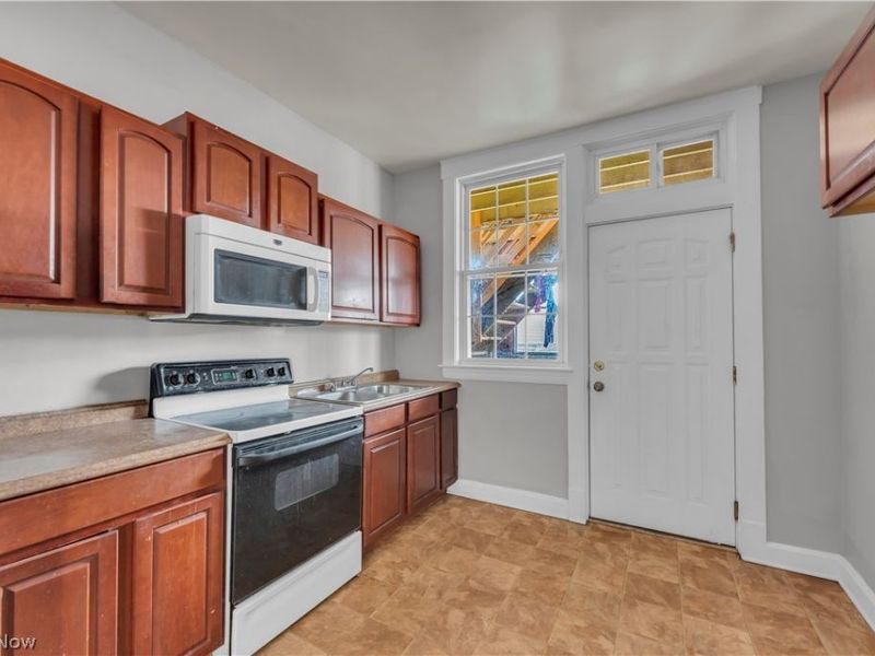 3820 Riverside Avenue, Unit 2, Cleveland, OH 44109 Photo 9