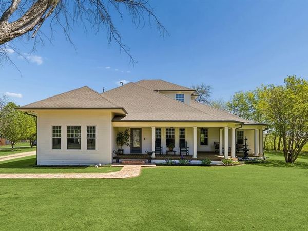 110 S Walnut, Roanoke, TX 76262