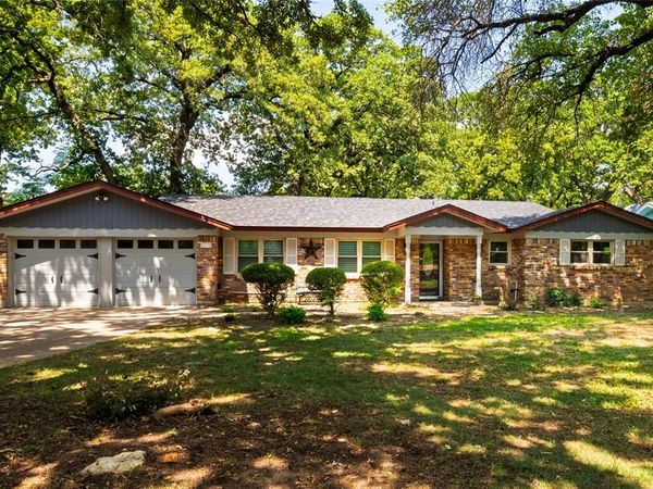 637 Post Oak Drive, Hurst, TX 76053