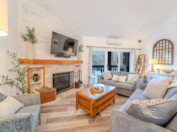 65 Riverfront Drive, Unit 216, Woodstock, NH 03262