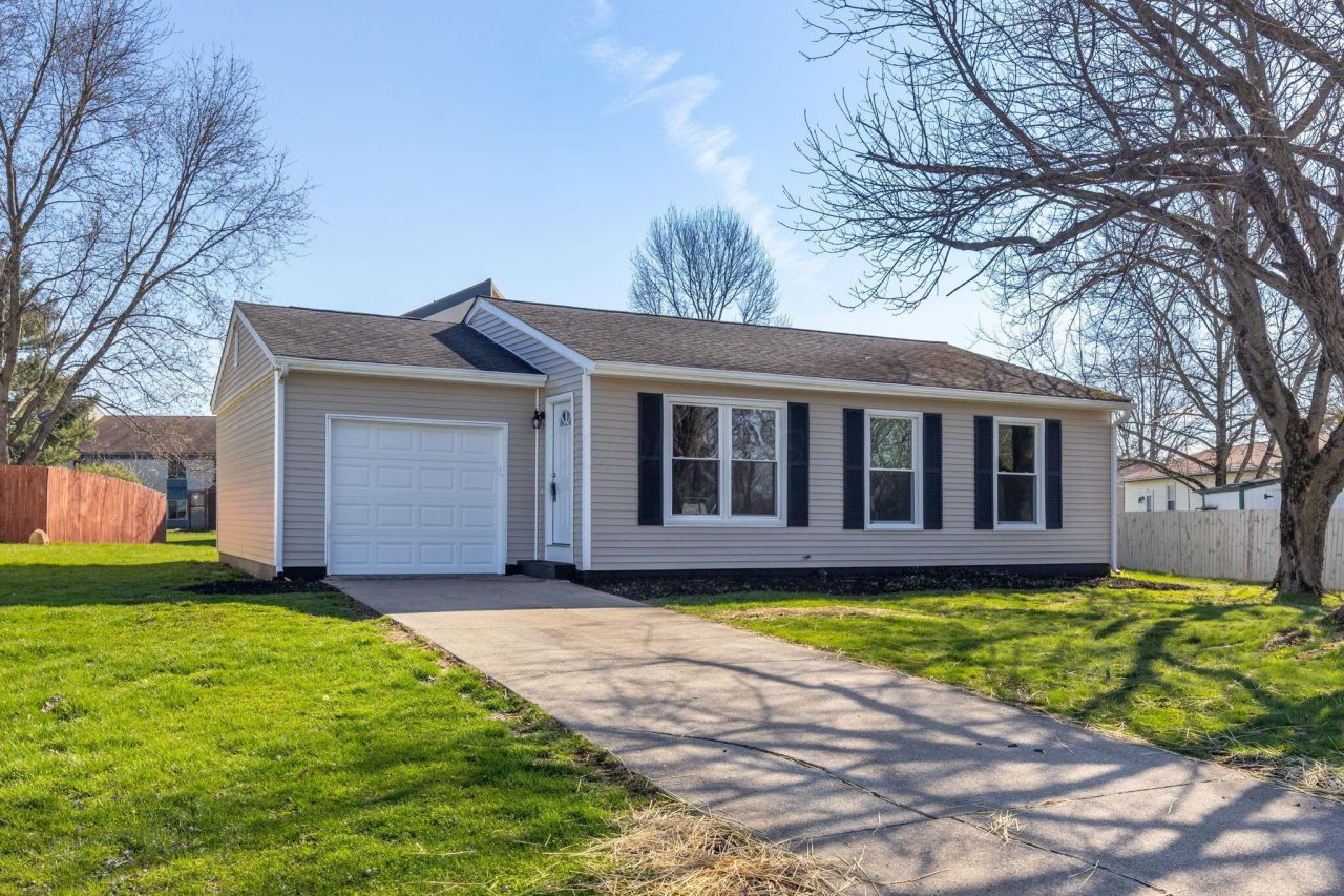 112 N Creekview Court, Baltimore, OH 43105 Main Photo