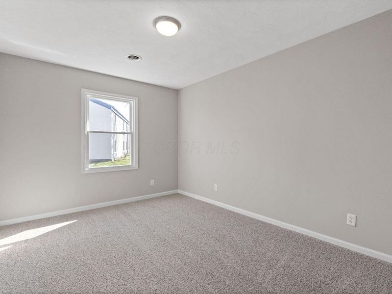 112 N Creekview Court, Baltimore, OH 43105 Photo 13