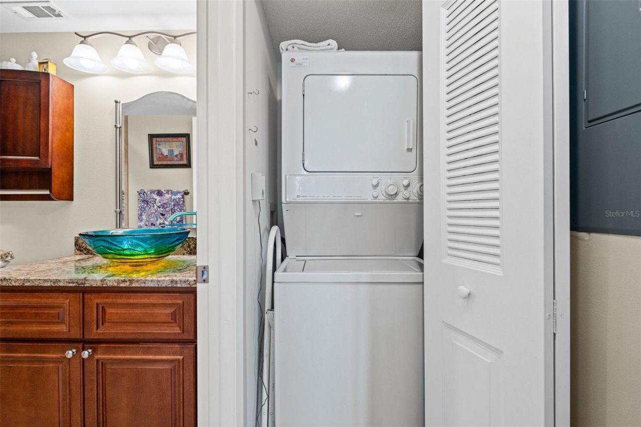 635 30th Avenue W, Unit F 401, Bradenton, FL 34205 Photo