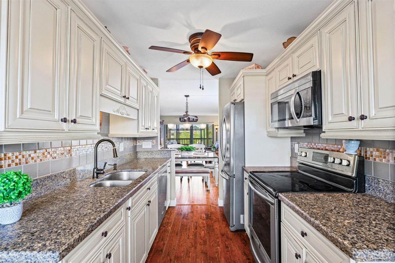 635 30th Avenue W, Unit F 401, Bradenton, FL 34205 Photo