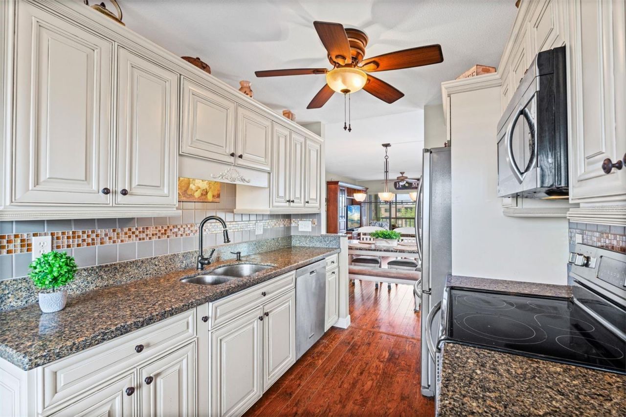 635 30th Avenue W, Unit F 401, Bradenton, FL 34205 Photo