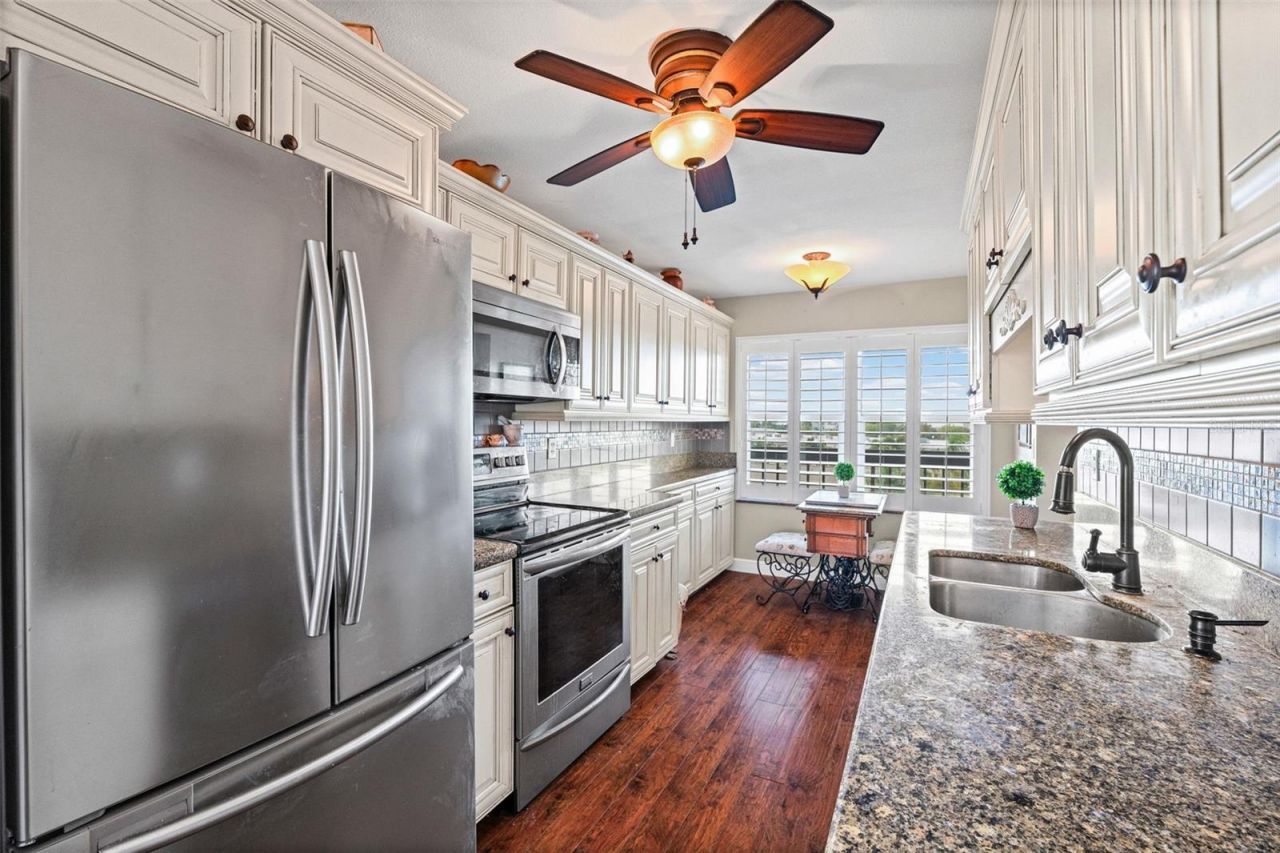 635 30th Avenue W, Unit F 401, Bradenton, FL 34205 Photo