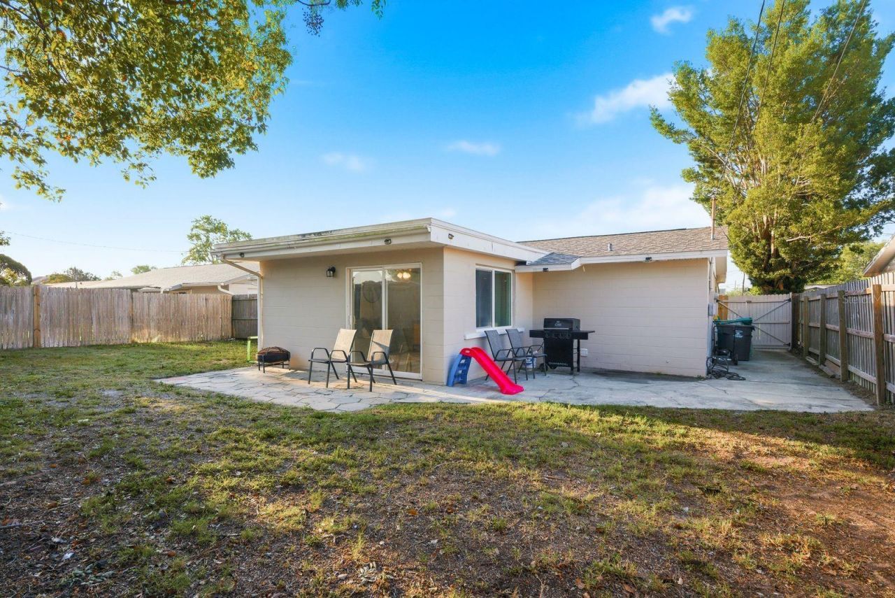 8373 76th Avenue, Seminole, FL 33777 Photo