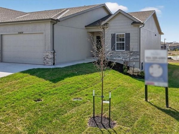 25039 W 94th Terrace, Lenexa, KS 66227