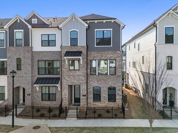 335 Walker Avenue , Alpharetta, GA 30076