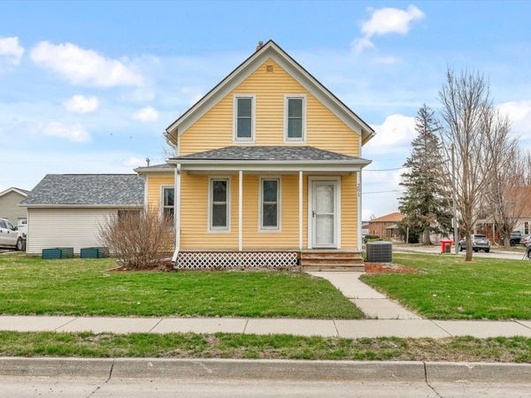 201 W 1st Street, Huxley, IA 50124