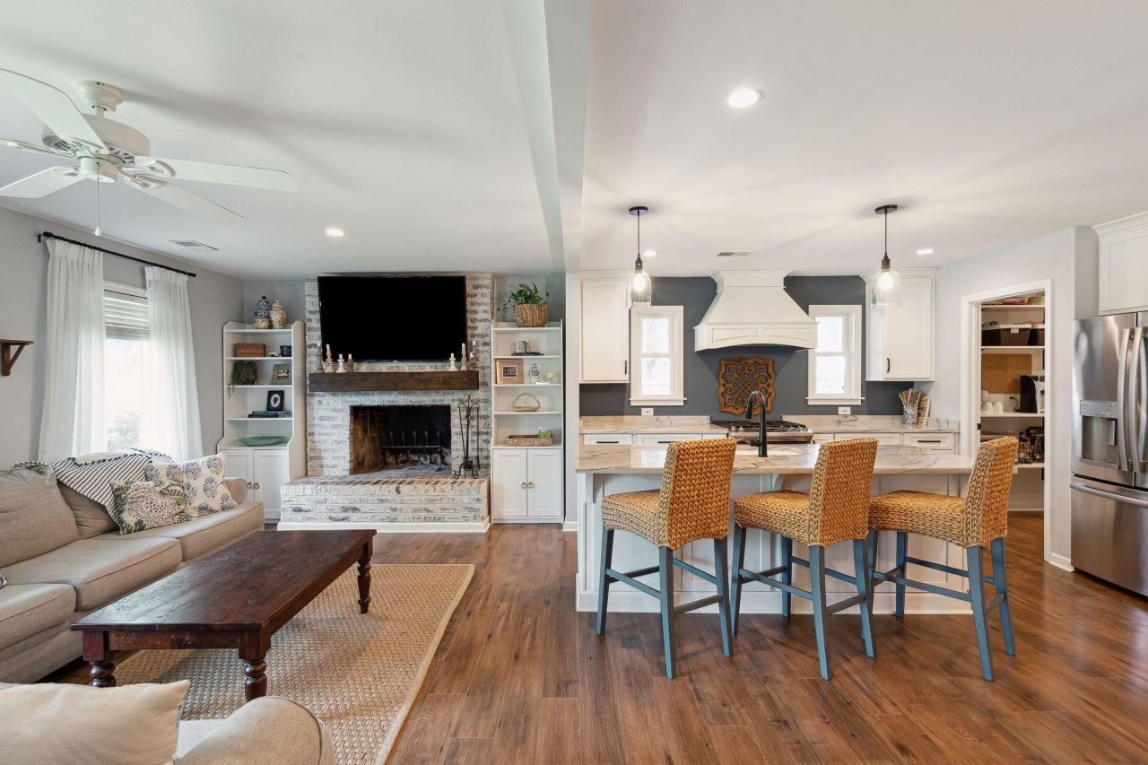 1496 Hindman Avenue Photo 11