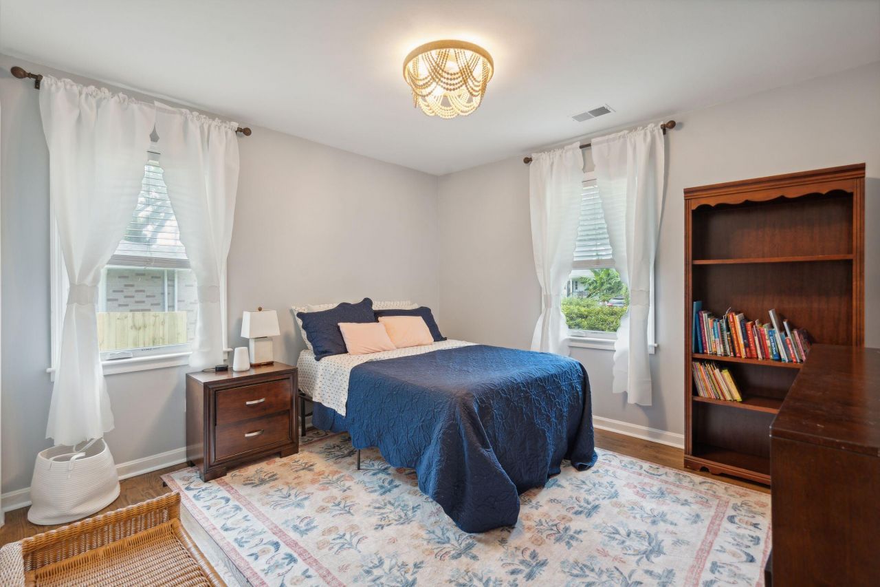 1496 Hindman Avenue Photo 28