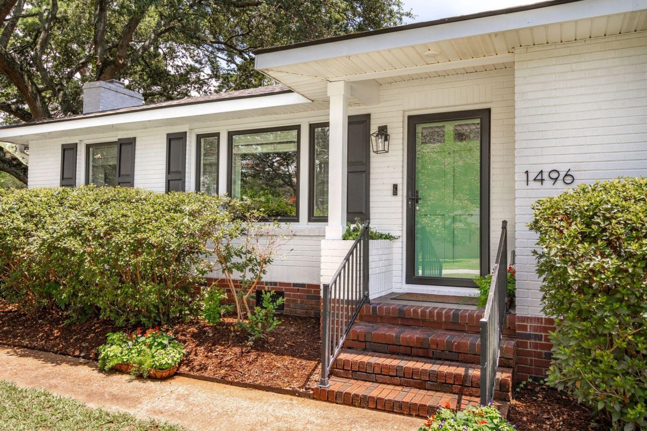 1496 Hindman Avenue Photo 4