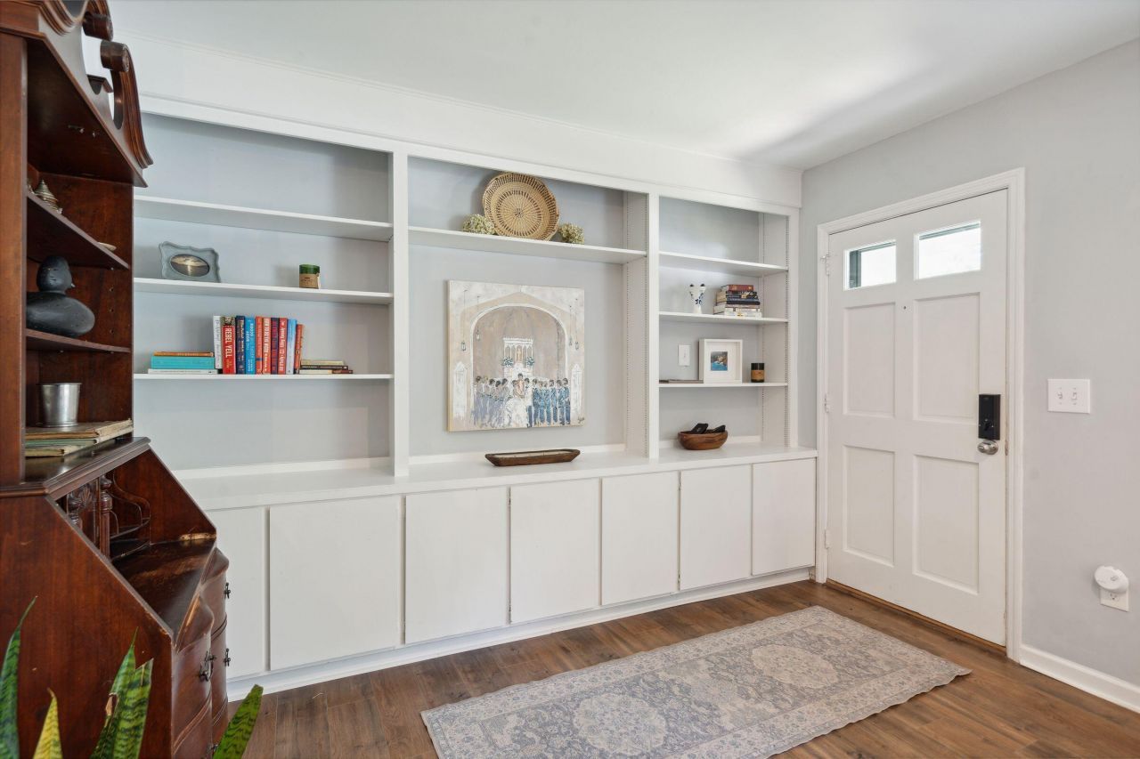 1496 Hindman Avenue Photo 6