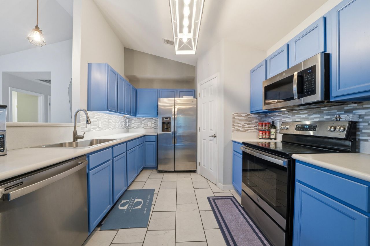 305 Sparkleberry Lane Photo 8