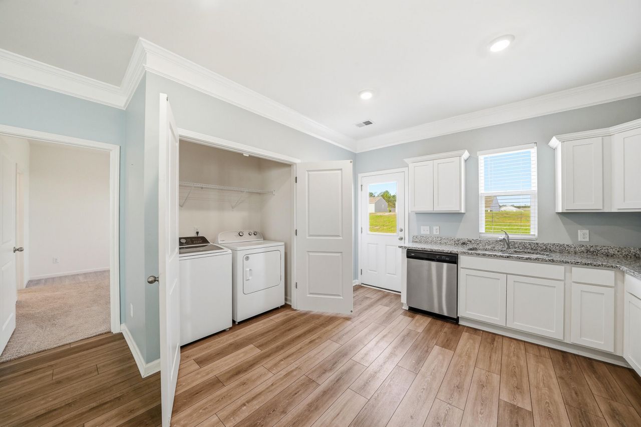 426 Pender Woods Drive Photo 11