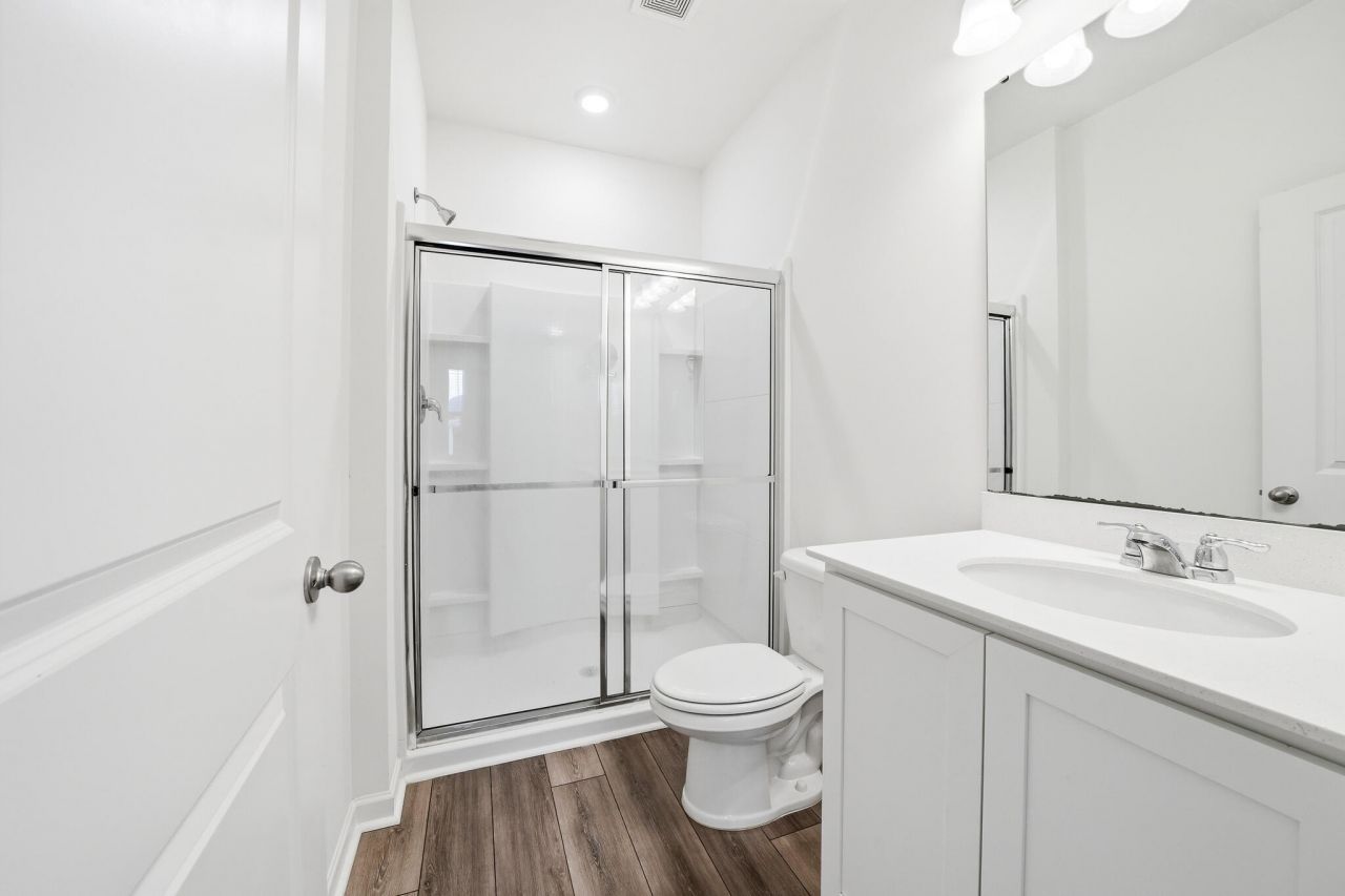 426 Pender Woods Drive Photo 14