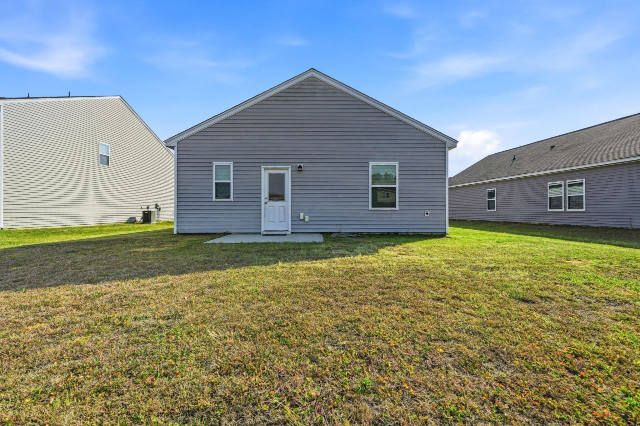 426 Pender Woods Drive Photo 4