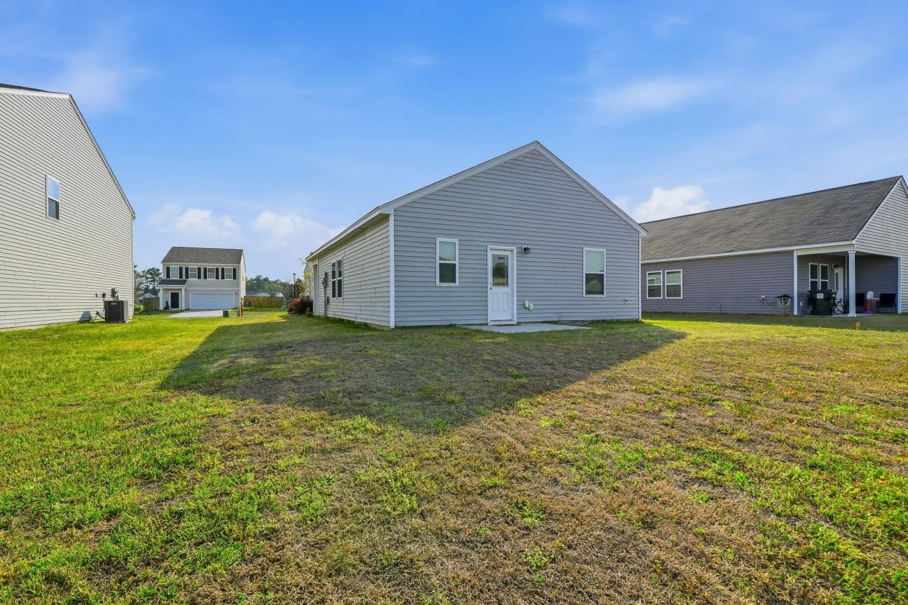 426 Pender Woods Drive Photo 5