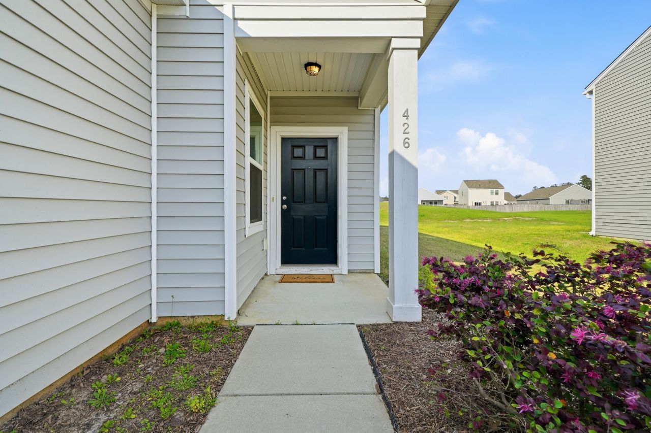 426 Pender Woods Drive Photo 6