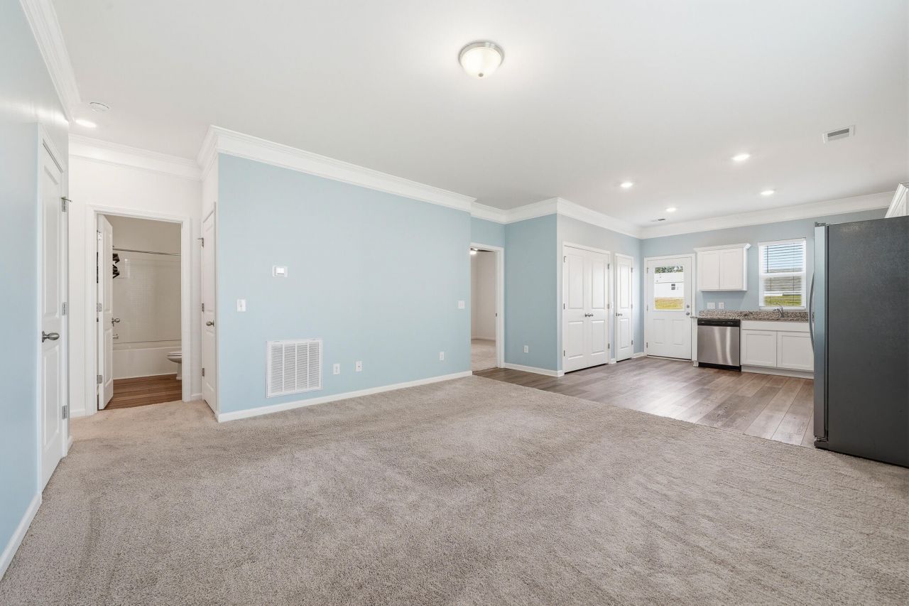 426 Pender Woods Drive Photo 8