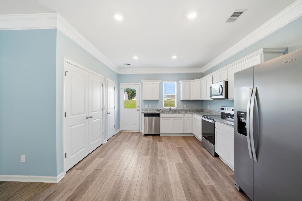 426 Pender Woods Drive Photo 9