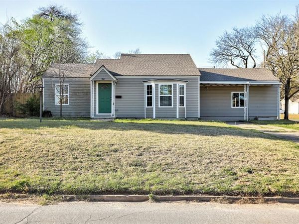 1427 W Chickasha Avenue, Chickasha, OK 73018
