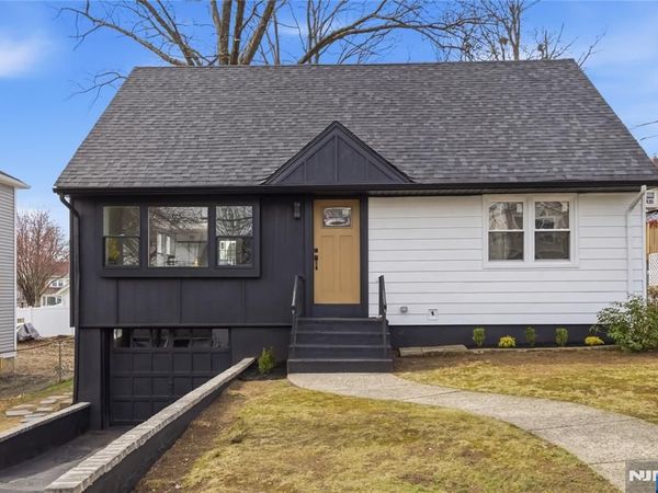 116 Washington Place, TEANECK, NJ 07666