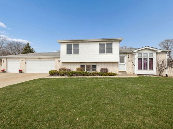 752 Rosanne Street, Lockport, IL 60441