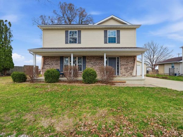 105 E CLINTON Street, Toulon, IL 61483