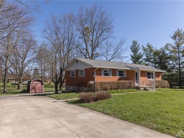 7657 Belle Plain Drive, Huber Heights, OH 45424