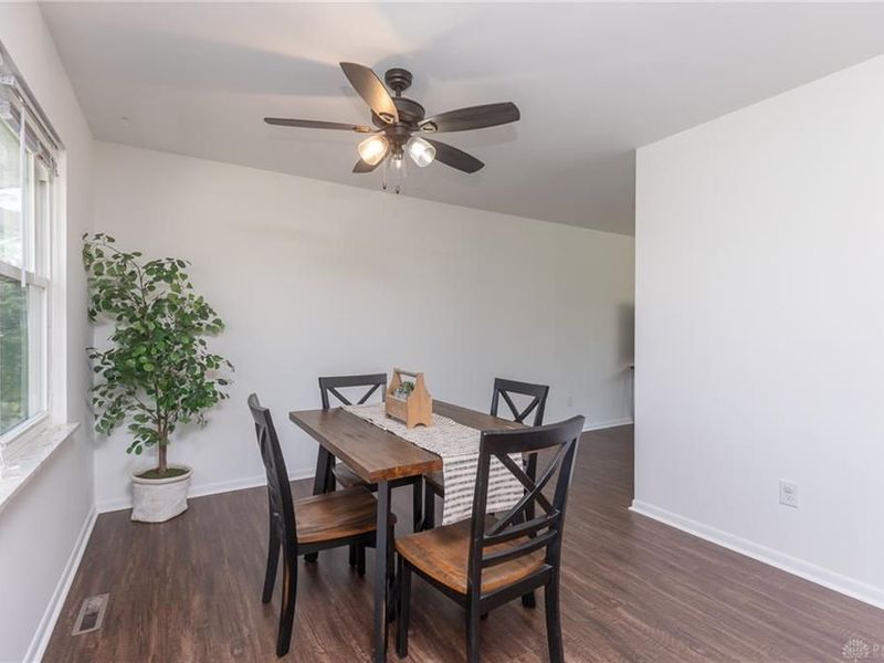 7657 Belle Plain Drive, Huber Heights, OH 45424 Photo 13