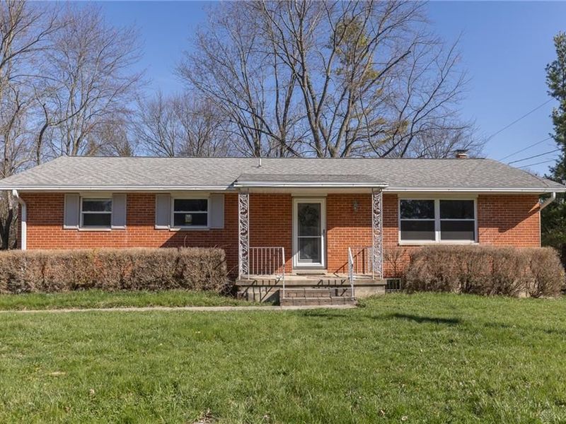 7657 Belle Plain Drive, Huber Heights, OH 45424 Photo 2