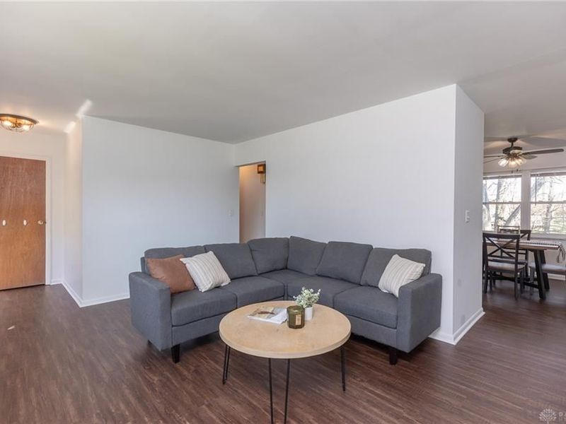 7657 Belle Plain Drive, Huber Heights, OH 45424 Photo 8