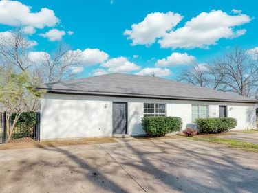 216 & 220 E Walcott Street, Pilot Point, TX 76258