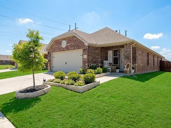 608 Daybreak Lane, Lavon, TX 75166
