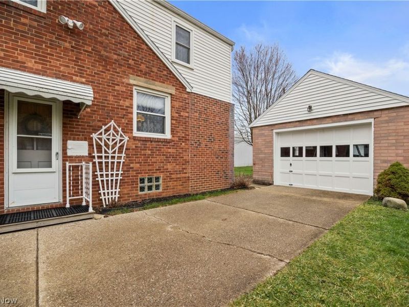 137 Lafayette Street, Elyria, OH 44035 Photo 4