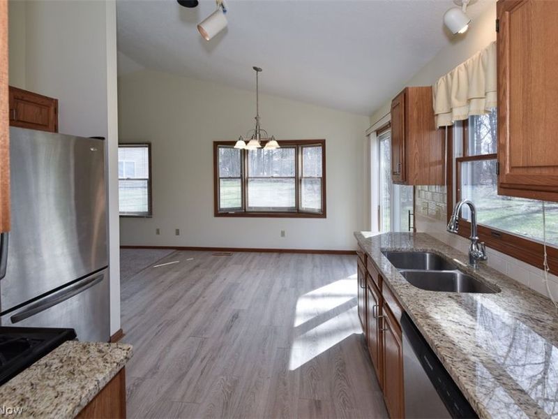 2121 Oakwood Court, Avon, OH 44011 Photo 11