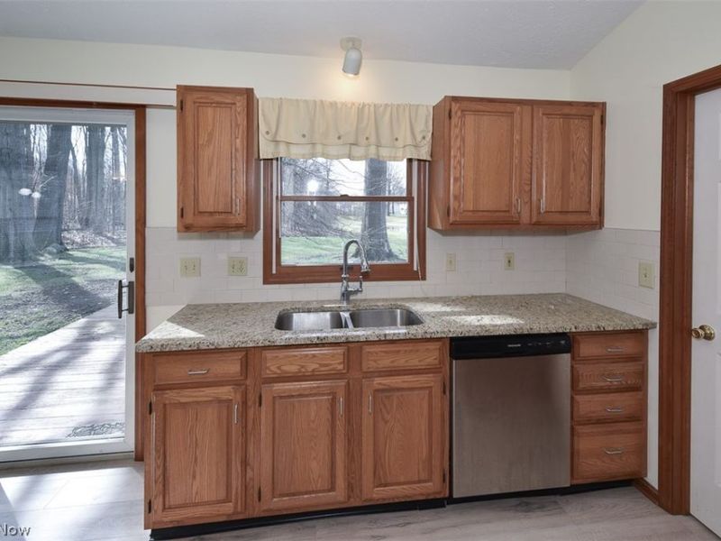 2121 Oakwood Court, Avon, OH 44011 Photo 12