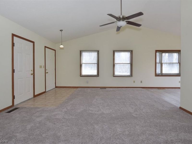 2121 Oakwood Court, Avon, OH 44011 Photo 3