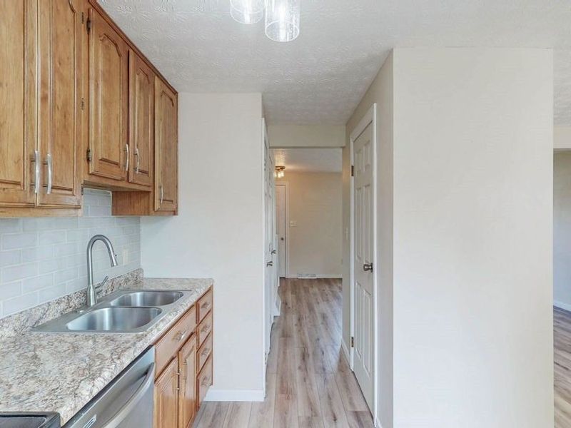 4625 Cox Drive, Unit B, Stow, OH 44224 Photo 8