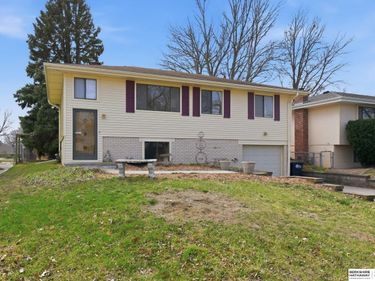 13059 Meredith Avenue , Omaha, NE 68164