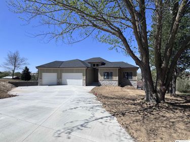 18400 Nicholas Road, Plattsmouth, NE 68048